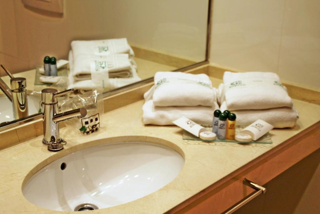 أرًويو ذي لا إنكوميي Apartahotel Ribera المظهر الخارجي الصورة
